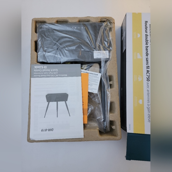 Wireless AC750 Dual Band Router - DIR-819 - Picture 6 of 11